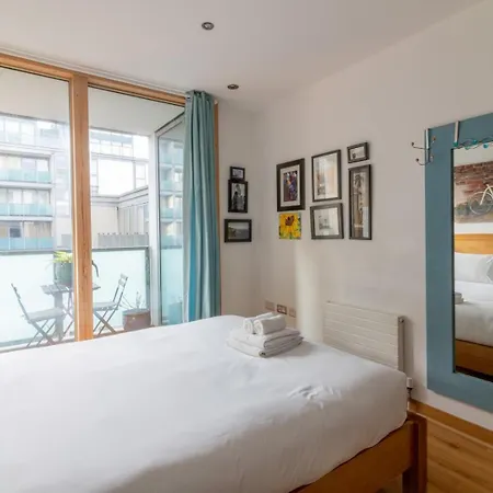 Appartamento Guestready - Serenity In The Docklands Dublino