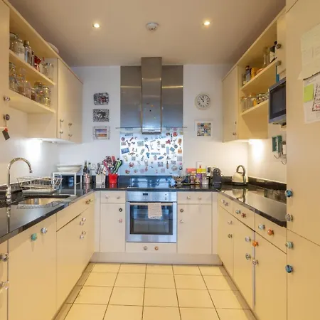 Guestready - Serenity In The Docklands Dublin